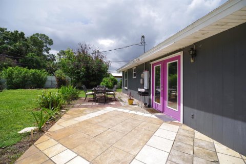 Villa ou maison à louer à Vero Beach, Floride: 2 chambres, 101.45 m2 № 2248532 - photo 24