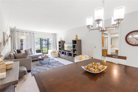 Condo in Sarasota, Florida, 2 bedrooms  № 1734837 - photo 9