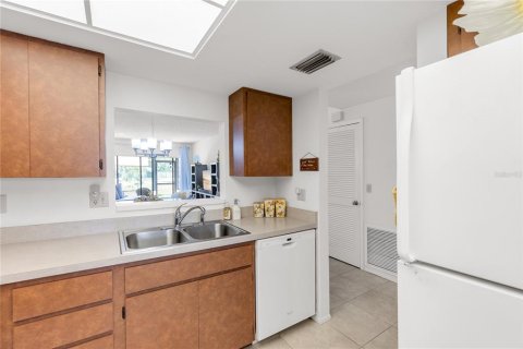 Condo in Sarasota, Florida, 2 bedrooms  № 1734837 - photo 13