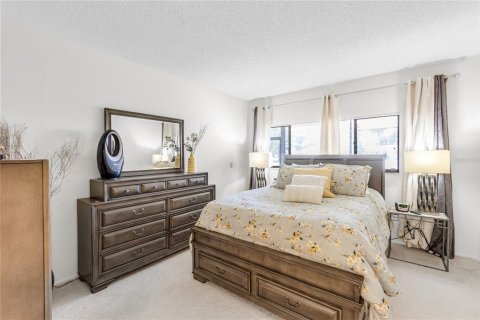 Condo in Sarasota, Florida, 2 bedrooms  № 1734837 - photo 17