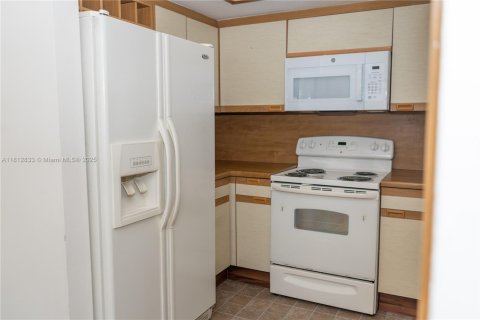 Condominio en alquiler en Miami, Florida, 2 dormitorios, 111.48 m2 № 1874291 - foto 8