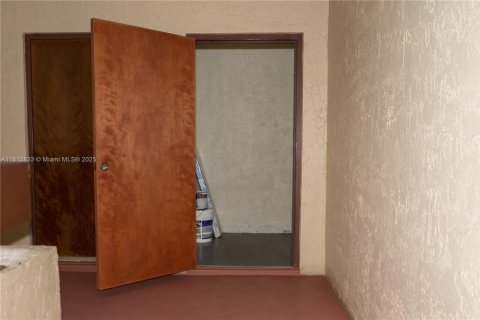 Condominio en alquiler en Miami, Florida, 2 dormitorios, 111.48 m2 № 1874291 - foto 22