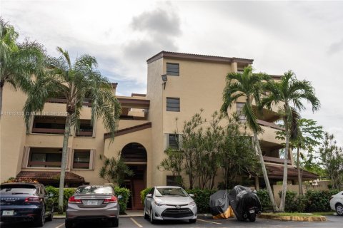 Condominio en alquiler en Miami, Florida, 2 dormitorios, 111.48 m2 № 1874291 - foto 2