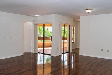 Condominio en alquiler en Miami, Florida, 2 dormitorios, 111.48 m2 № 1874291 - foto 3