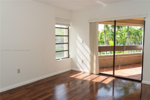 Condominio en alquiler en Miami, Florida, 2 dormitorios, 111.48 m2 № 1874291 - foto 10