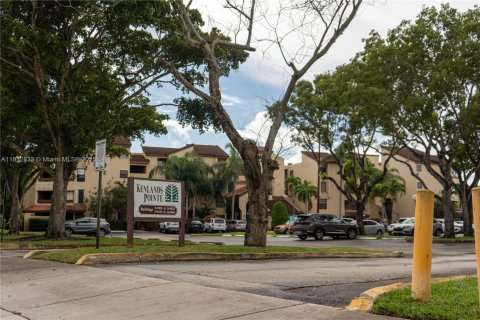 Condominio en alquiler en Miami, Florida, 2 dormitorios, 111.48 m2 № 1874291 - foto 1