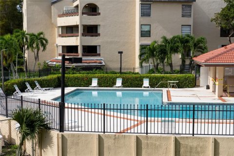 Condominio en alquiler en Miami, Florida, 2 dormitorios, 111.48 m2 № 1874291 - foto 20