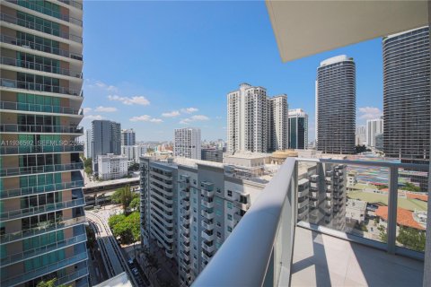 Купить кондоминиум в Майами, Флорида 2 спальни, 84.54м2, № 1994596 - фото 3