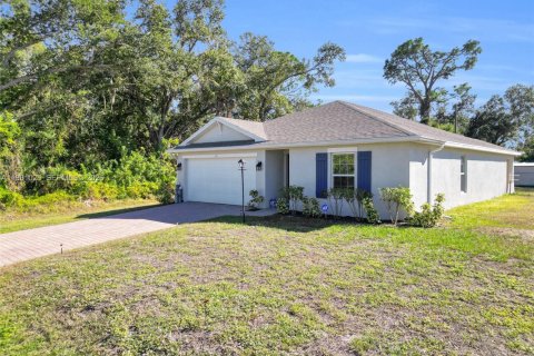 House in Port Charlotte, Florida 4 bedrooms № 2044226 - photo 10
