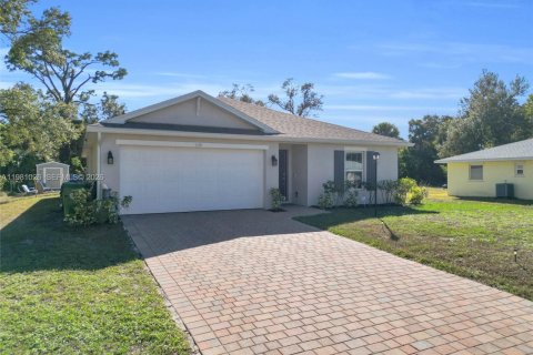 House in Port Charlotte, Florida 4 bedrooms № 2044226 - photo 11