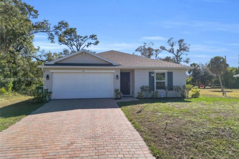 House in Port Charlotte, Florida 4 bedrooms № 2044226 - photo 12
