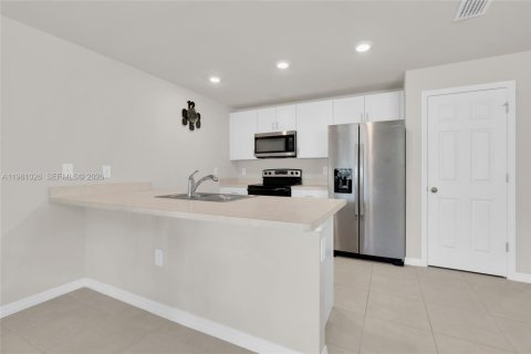 House in Port Charlotte, Florida 4 bedrooms № 2044226 - photo 22