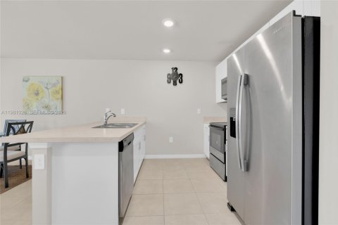 House in Port Charlotte, Florida 4 bedrooms № 2044226 - photo 21