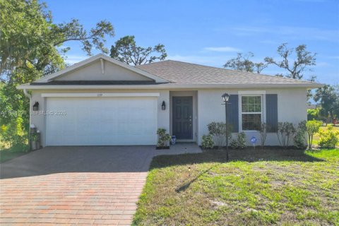 House in Port Charlotte, Florida 4 bedrooms № 2044226 - photo 2