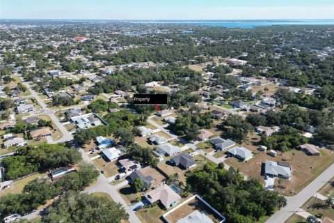 House in Port Charlotte, Florida 4 bedrooms № 2044226 - photo 14