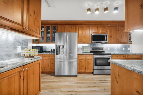 Купить виллу или дом в Холливуд, Флорида 4 спальни, 234.95м2, № 1988817 - фото 23