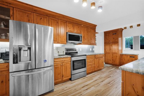 Купить виллу или дом в Холливуд, Флорида 4 спальни, 234.95м2, № 1988817 - фото 25