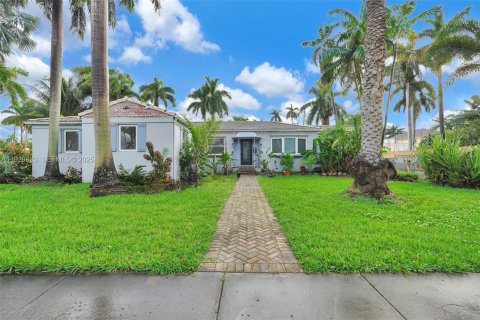 Купить виллу или дом в Холливуд, Флорида 4 спальни, 234.95м2, № 1988817 - фото 2