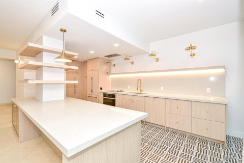Copropriété à vendre à Bal Harbour, Floride: 2 chambres, 205.31 m2 № 2147274 - photo 21