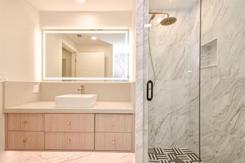 Copropriété à vendre à Bal Harbour, Floride: 2 chambres, 205.31 m2 № 2147274 - photo 17