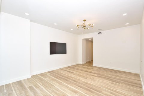 Copropriété à vendre à Bal Harbour, Floride: 2 chambres, 205.31 m2 № 2147274 - photo 4