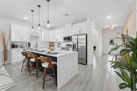 Casa en venta en Kissimmee, Florida, 4 dormitorios, 198.72 m2 № 2210895 - foto 17