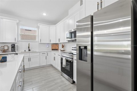 Casa en venta en Kissimmee, Florida, 4 dormitorios, 198.72 m2 № 2210895 - foto 19