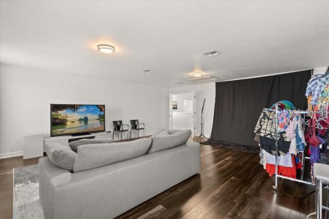 House in Orlando, Florida 5 bedrooms, 344.67 sq.m. № 1893663 - photo 7