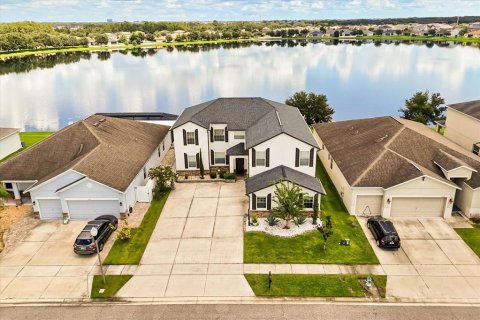 House in Orlando, Florida 5 bedrooms, 344.67 sq.m. № 1893663 - photo 2