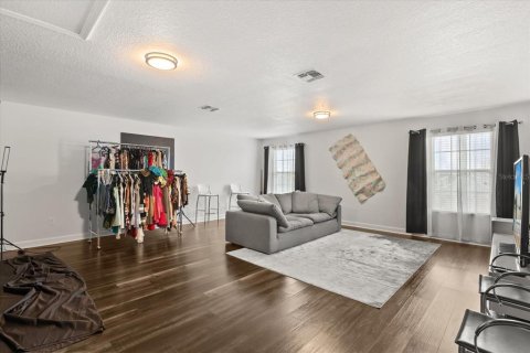 House in Orlando, Florida 5 bedrooms, 344.67 sq.m. № 1893663 - photo 8