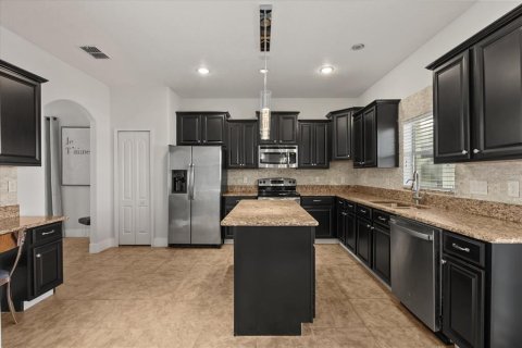 House in Orlando, Florida 5 bedrooms, 344.67 sq.m. № 1893663 - photo 18