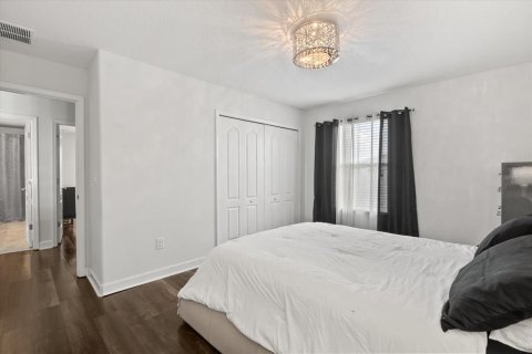 House in Orlando, Florida 5 bedrooms, 344.67 sq.m. № 1893663 - photo 22