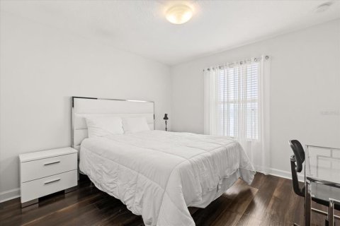 House in Orlando, Florida 5 bedrooms, 344.67 sq.m. № 1893663 - photo 27