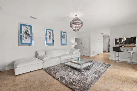 House in Orlando, Florida 5 bedrooms, 344.67 sq.m. № 1893663 - photo 6
