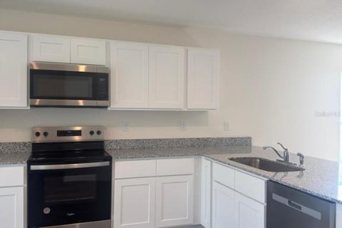 House in Haines City, Florida 3 bedrooms, 148.27 sq.m. № 1848031 - photo 5