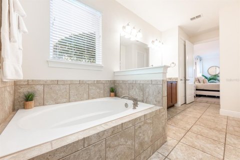 House in Kissimmee, Florida 9 bedrooms, 421.96 sq.m. № 2098298 - photo 16
