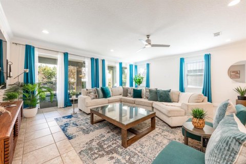House in Kissimmee, Florida 9 bedrooms, 421.96 sq.m. № 2098298 - photo 6