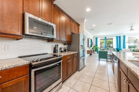 House in Kissimmee, Florida 9 bedrooms, 421.96 sq.m. № 2098298 - photo 9