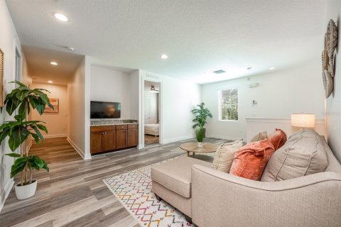 House in Kissimmee, Florida 9 bedrooms, 421.96 sq.m. № 2098298 - photo 22