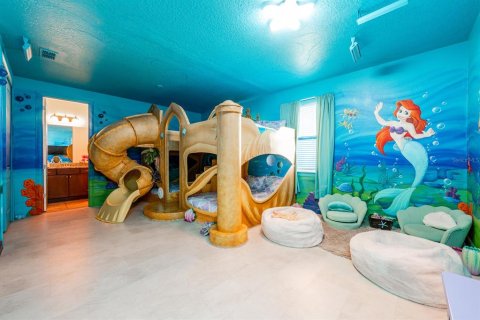 House in Kissimmee, Florida 9 bedrooms, 421.96 sq.m. № 2098298 - photo 23