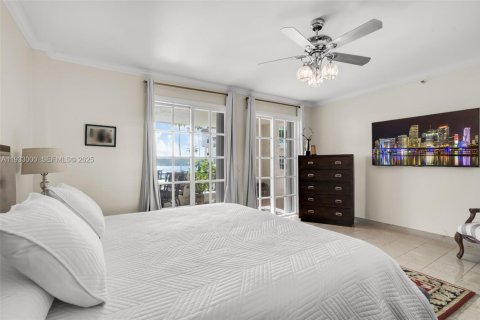 Condo in Miami Beach, Florida, 3 bedrooms  № 2053946 - photo 19