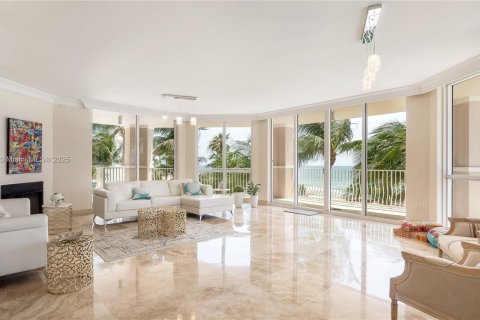 Condo in Lauderdale-by-the-Sea, Florida, 3 bedrooms  № 1928303 - photo 17