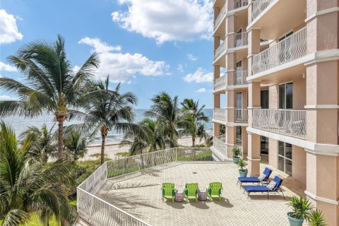 Condo in Lauderdale-by-the-Sea, Florida, 3 bedrooms  № 1928303 - photo 5