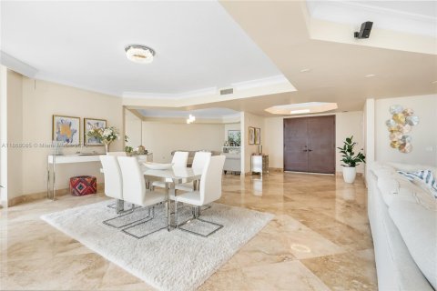 Condo in Lauderdale-by-the-Sea, Florida, 3 bedrooms  № 1928303 - photo 27