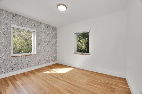 Condo in Miami, Florida, 2 bedrooms  № 2063556 - photo 8