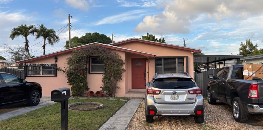 Дом в Хайалиа, Флорида 4 спальни, 174.19м2 № 1997464