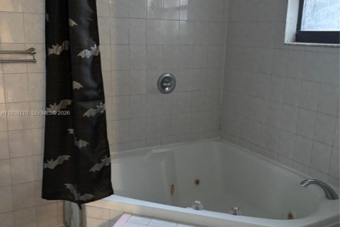 Купить виллу или дом в Хайалиа, Флорида 4 спальни, 174.19м2, № 1997464 - фото 11