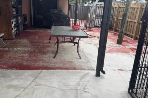 Villa ou maison à vendre à Hialeah, Floride: 5 chambres, 174.19 m2 № 1997464 - photo 29