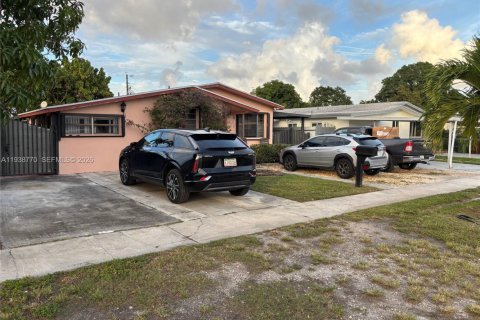 Купить виллу или дом в Хайалиа, Флорида 4 спальни, 174.19м2, № 1997464 - фото 2