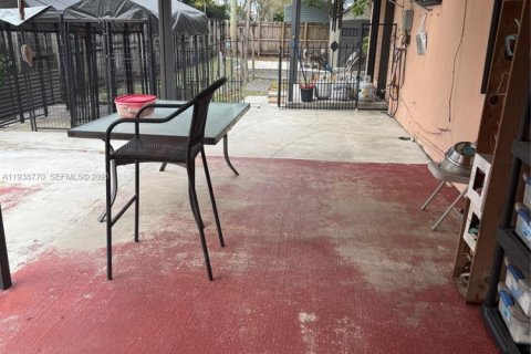 Villa ou maison à vendre à Hialeah, Floride: 5 chambres, 174.19 m2 № 1997464 - photo 30